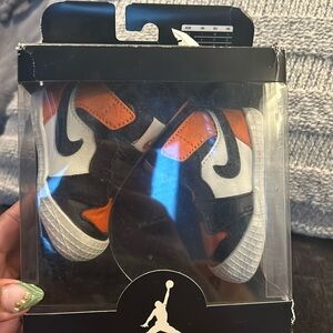 Jordan 1 Crib Bootie 1c